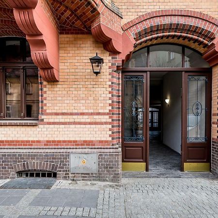 Piekny Klasyczny Apartament W Centrum Poznania エクステリア 写真